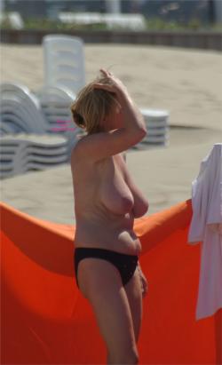 Nudist beach 01 11/84