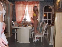 Nice russian girls pose at home 15/47