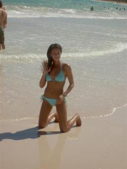 Amateur brunette model on vacation 46/103
