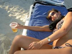 Amateur brunette model on vacation 69/103