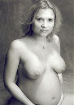 Neukam pregnant naked 3/9