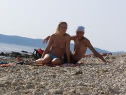Topless beach vacation photos of hot blonde woman 20/20