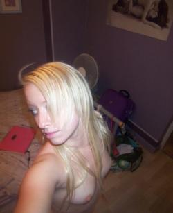 Selfshot blond in purple room 36/48