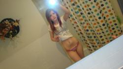 Selfshots in bathroom(26 pics)