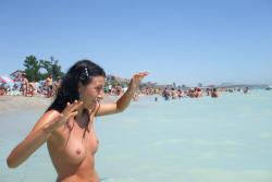 Topless girlfriend on the beach 2/20