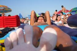 Topless girlfriend on the beach 15/20