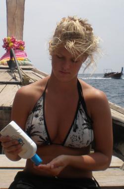 Blonde cutie on vacation in thailand 24/31