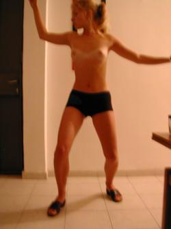 Naked blonde gf 66/80