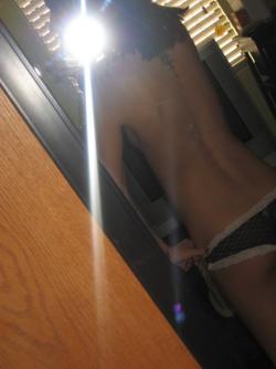 Selfshots - topless slut 19/95