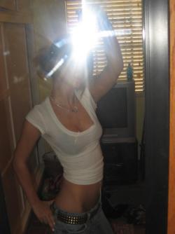 Selfshots - topless slut 91/95