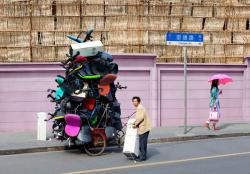 Overloaded bikes in china 9/10