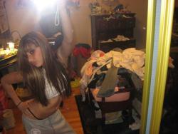 Selfshots - amateur teen girl 15/76