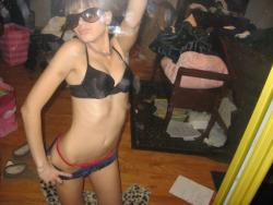 Selfshots - amateur teen girl 43/76