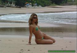 Hot brazilian babe cellphone hacked 55/100