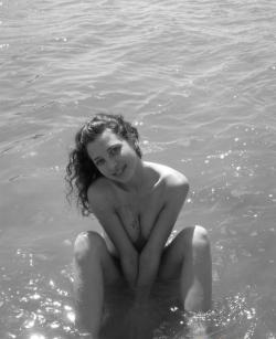 Curly nudist teen at lake 9/66