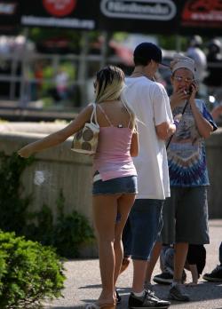 Voyeur girls in the street 44/50