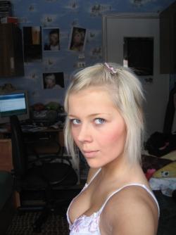 Astrid - amateur blonde teen beauty 9/38