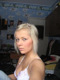 Astrid - amateur blonde teen beauty 7/38