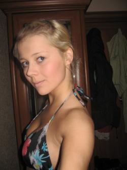 Astrid - amateur blonde teen beauty 22/38