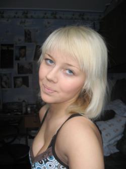 Astrid - amateur blonde teen beauty 35/38