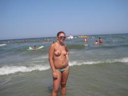 Beach horny girls on vacation - dahlia and ramona 9/36