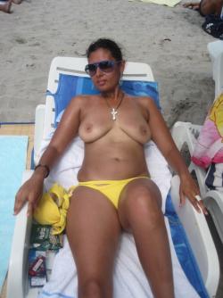 Beach horny girls on vacation - dahlia and ramona 22/36