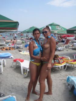 Beach horny girls on vacation - dahlia and ramona 33/36