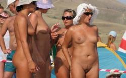 Nudist fkk summer time hotties on the beach 149/200