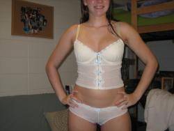 Young chick 29 23/30