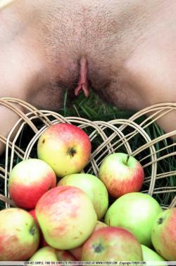 Rhea in forbidden apple 3/16