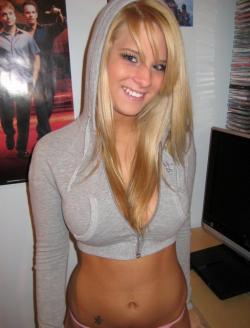 Horny blonde amateur girlfriend posing 12 2/97