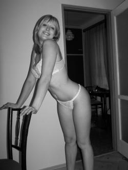 Naked blonde amateur babe 2 59/149