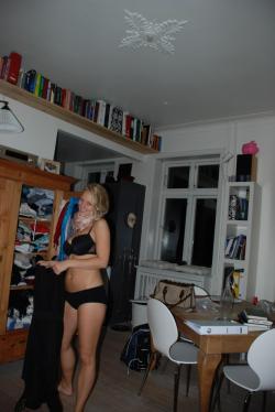 Blonde amateur babe 20 14/133