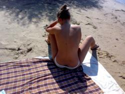She shows her hot body 2 81/95