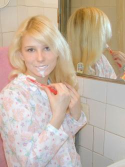 Blodne teen naked in bathroom 1/14