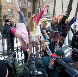 Satin panties - femen ukraine 3/9