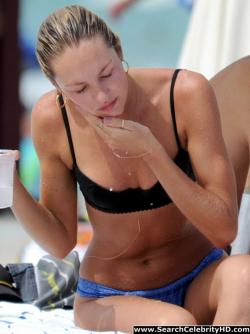 Candice swanepoel bikini ass candids in miami 28/40