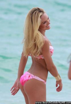 Candice swanepoel victoria’s secret bikini candids 6/27