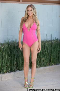 Carmen electra - swimsuit photoshoot 2012 20/29