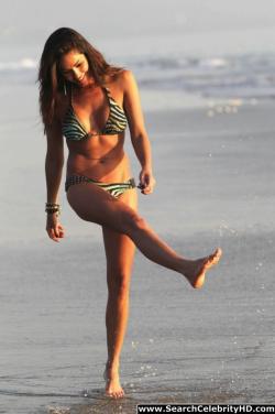 Jasmine waltz beach bikini pictures are hot 4/36