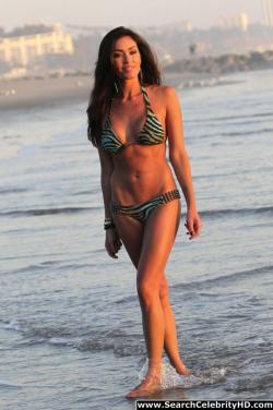 Jasmine waltz beach bikini pictures are hot 11/36