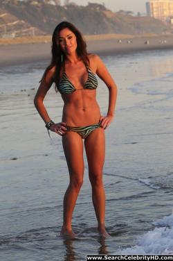 Jasmine waltz beach bikini pictures are hot 32/36