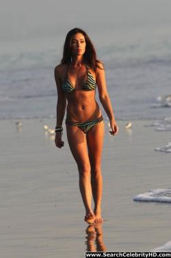 Jasmine waltz beach bikini pictures are hot 36/36