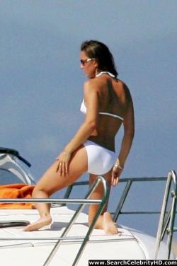 Kate middleton shows off her white hot bikini body 16/18