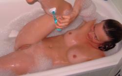Amateur teen babe meked from bath to bed 11/33