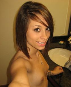 Selfshots - brunette beauty with tiny tits serie 4 9/15