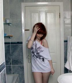 Pikotop - skinny teen posing in bathroom - redhead(25 pics)