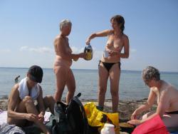 Saggy old nudists 5/25