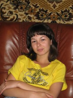 Small brunette amateur loves him cock 53/125