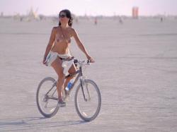 Nudist woman with bikes 34/68